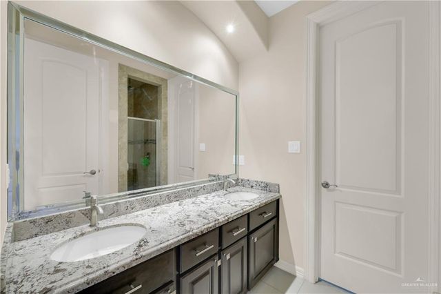 2413 Summer Breeze Avenue, Mission, TX 78572