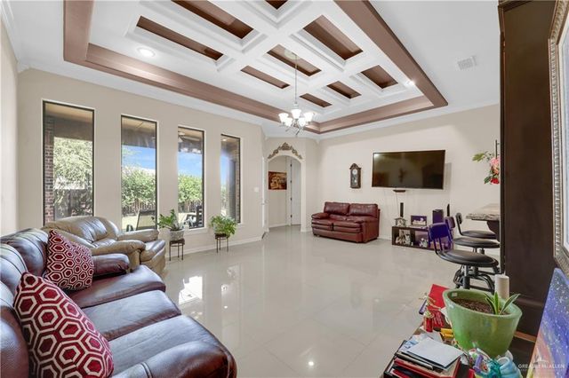 2413 Summer Breeze Avenue, Mission, TX 78572