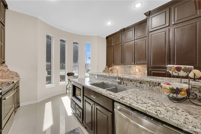 2413 Summer Breeze Avenue, Mission, TX 78572