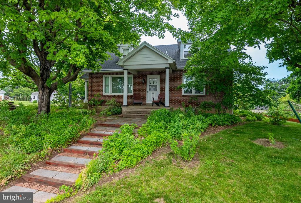 337 STEVENS AVE, Bernville, PA 19506