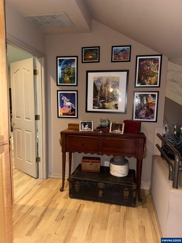 700 Palisades SE Dr, Salem, OR 97302