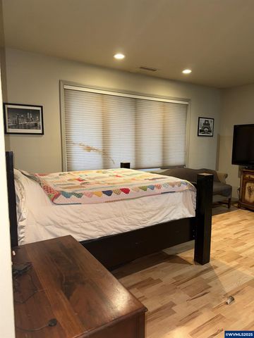 700 Palisades SE Dr, Salem, OR 97302