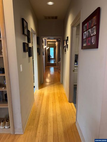 700 Palisades SE Dr, Salem, OR 97302