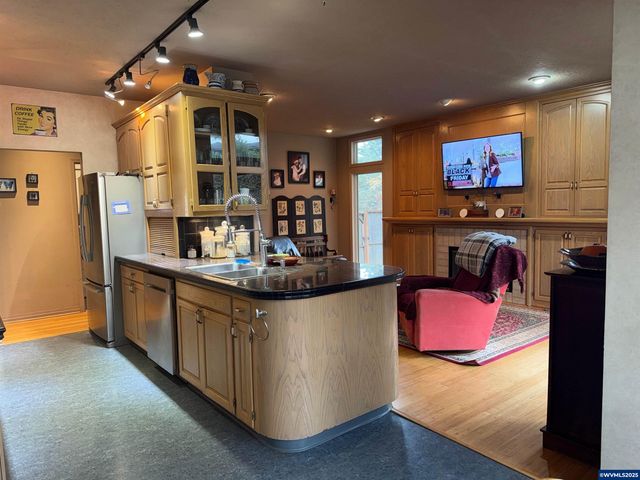 700 Palisades SE Dr, Salem, OR 97302