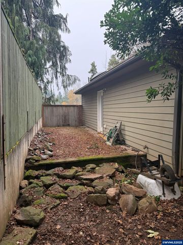 700 Palisades SE Dr, Salem, OR 97302