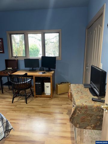 700 Palisades SE Dr, Salem, OR 97302