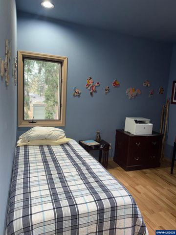 700 Palisades SE Dr, Salem, OR 97302