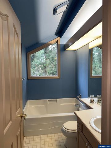 700 Palisades SE Dr, Salem, OR 97302