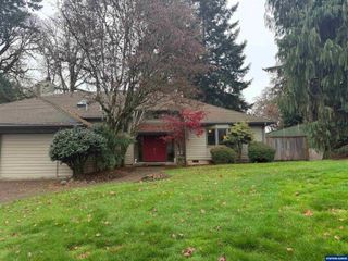 700 Palisades SE Dr, Salem, OR 97302