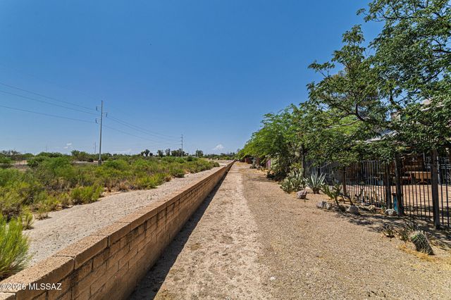 3750 N Country Club Rd Apt 41, Tucson, AZ 85716