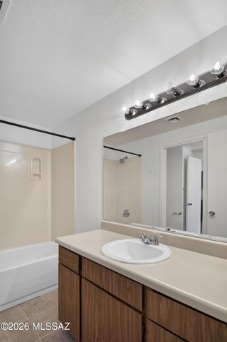 3750 N Country Club Rd Apt 41, Tucson, AZ 85716