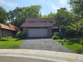 3912 Dundee Road, Northbrook, IL 60062