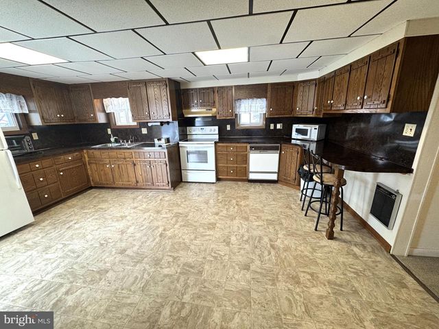 50 CENTER ST, Lewistown, PA 17044