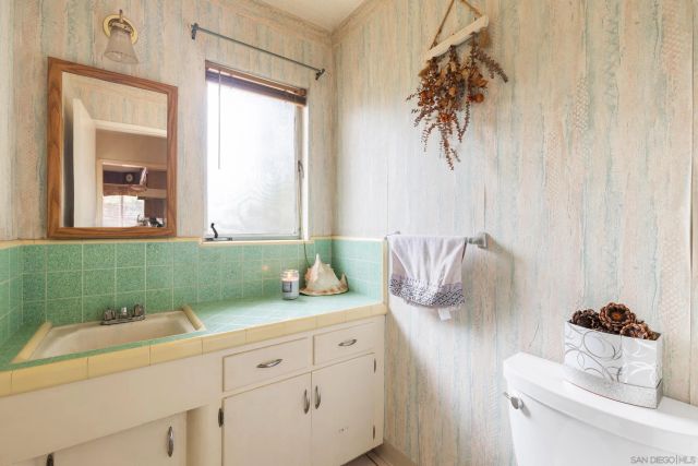 9361 Hollyhock Rd, Spring Valley, CA 91977