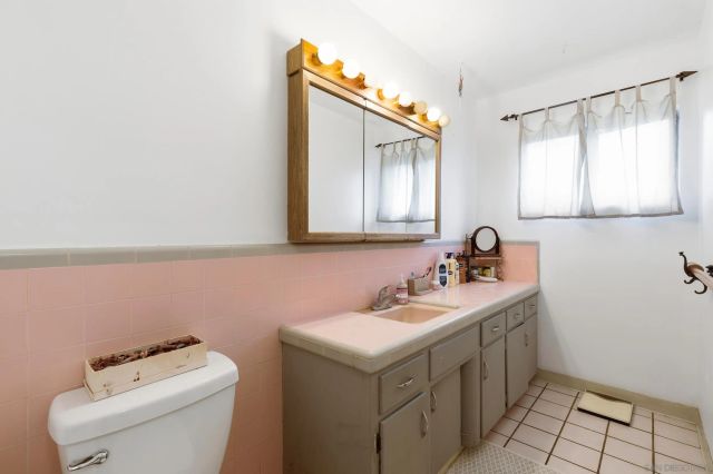 9361 Hollyhock Rd, Spring Valley, CA 91977