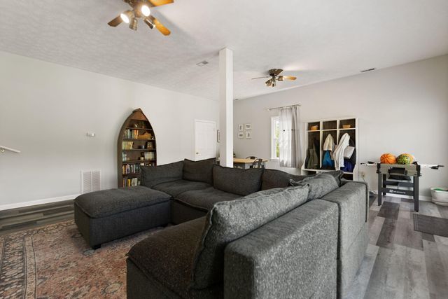 185 Pine Mountain Estates Road, Pineville, KY 40977