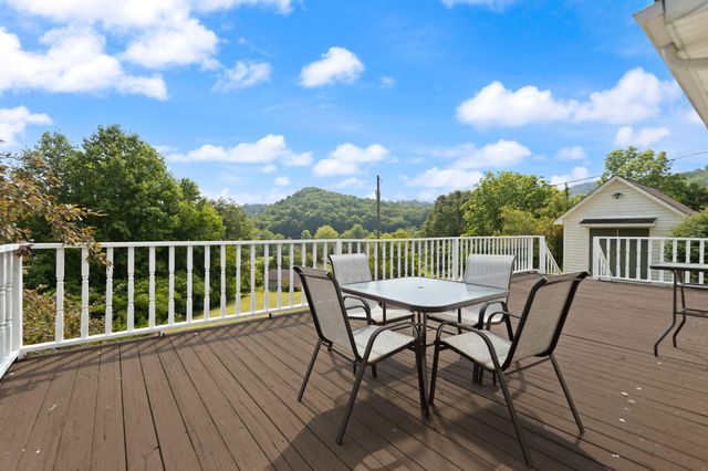 185 Pine Mountain Estates Road, Pineville, KY 40977