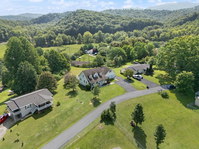 185 Pine Mountain Estates Road, Pineville, KY 40977