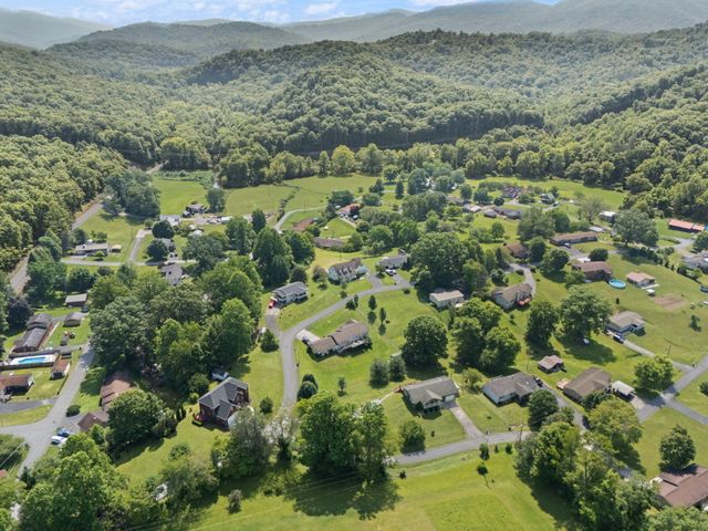 185 Pine Mountain Estates Road, Pineville, KY 40977