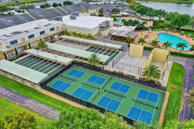 160 PLYMOUTH V, West Palm Beach, FL 33417