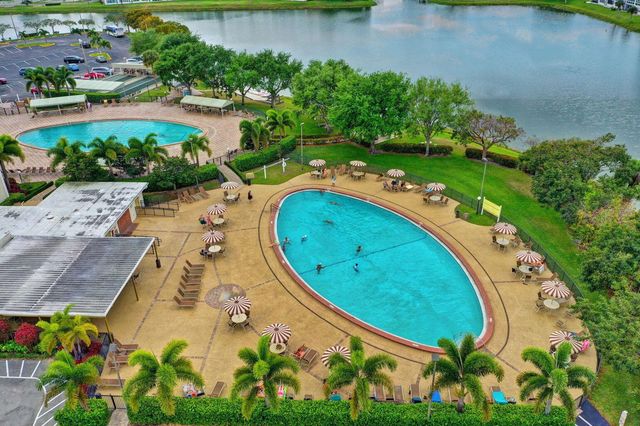 160 PLYMOUTH V, West Palm Beach, FL 33417
