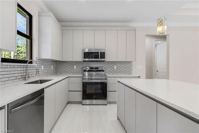 2158 Desoto BLVD S, Naples, FL 34117