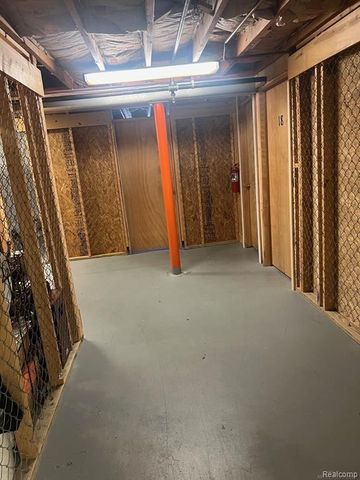 475 S Adams Road 19, Birmingham, MI 48009