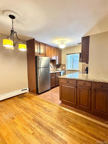 475 S Adams Road 19, Birmingham, MI 48009