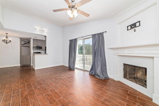 2300 Augusta Drive 24, Houston, TX 77057