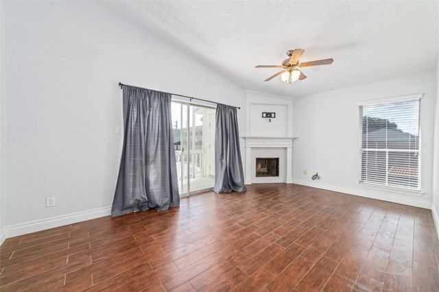 2300 Augusta Drive 24, Houston, TX 77057