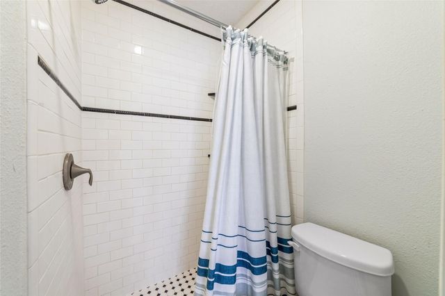 2300 Augusta Drive 24, Houston, TX 77057