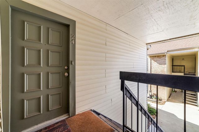 2300 Augusta Drive 24, Houston, TX 77057