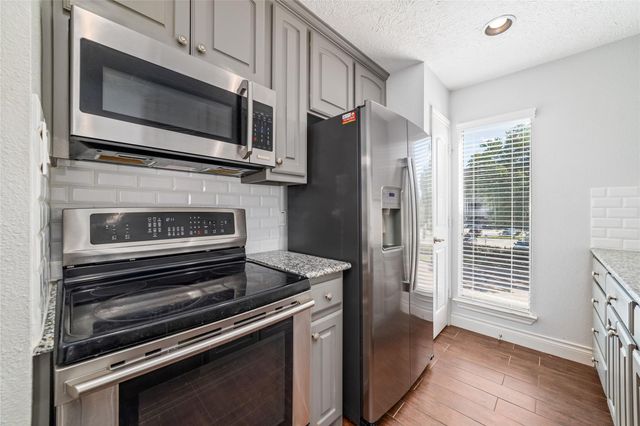 2300 Augusta Drive 24, Houston, TX 77057