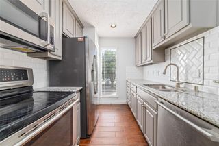 2300 Augusta Drive 24, Houston, TX 77057