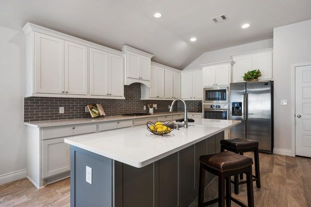128 Saturnia DR, Georgetown, TX 78628