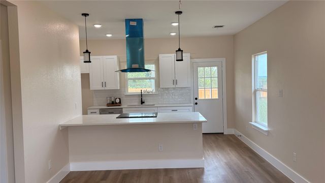 2619 Creekview Drive, Granbury, TX 76048
