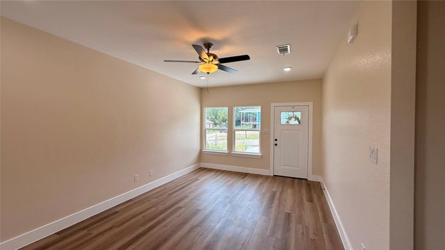 2619 Creekview Drive, Granbury, TX 76048