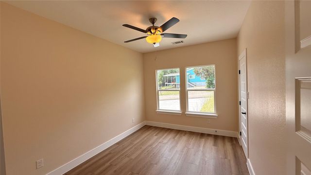 2619 Creekview Drive, Granbury, TX 76048