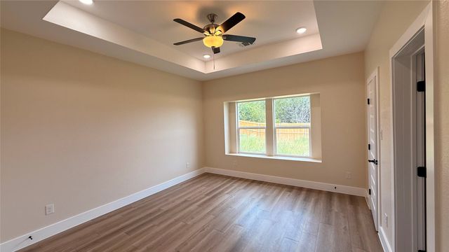 2619 Creekview Drive, Granbury, TX 76048