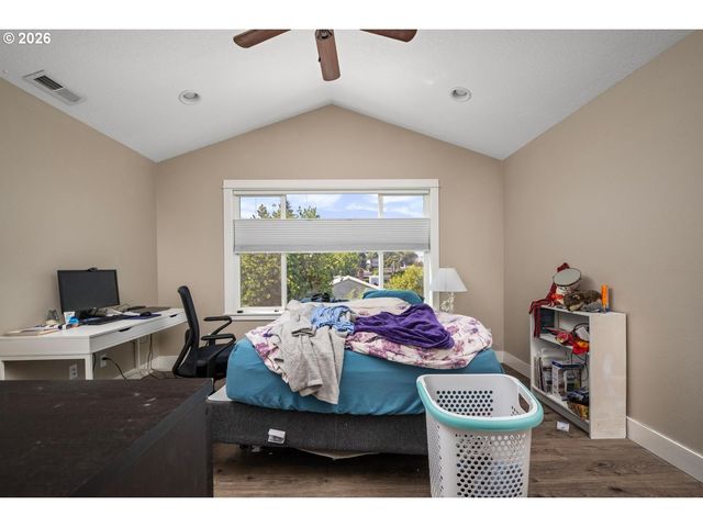 5236 Se HENDERSON St, Portland, OR 97206