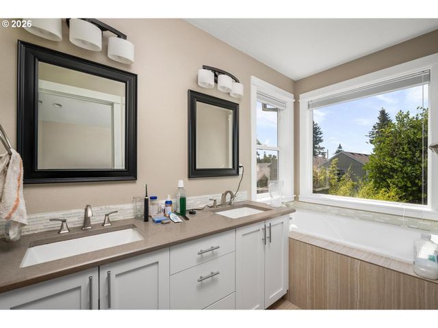 5236 Se HENDERSON St, Portland, OR 97206