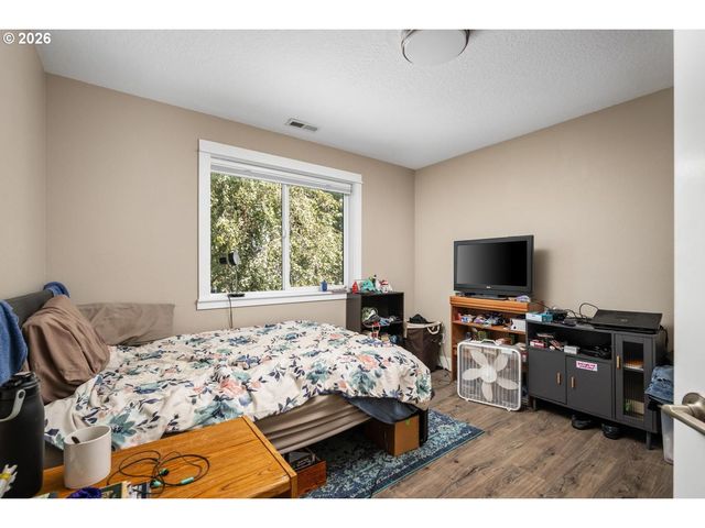 5236 Se HENDERSON St, Portland, OR 97206