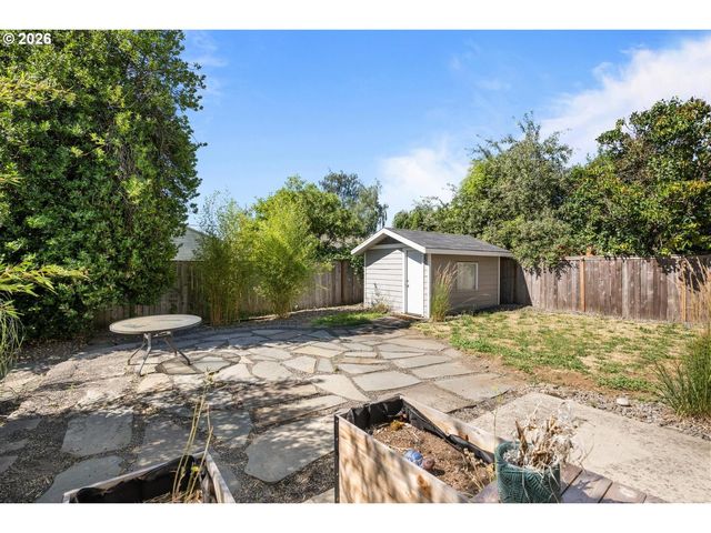 5236 Se HENDERSON St, Portland, OR 97206