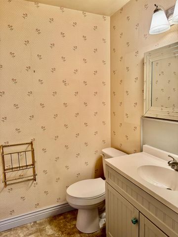 1470 N Chestnut Avenue, Fresno, CA 93703