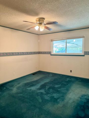1470 N Chestnut Avenue, Fresno, CA 93703