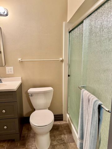 1470 N Chestnut Avenue, Fresno, CA 93703