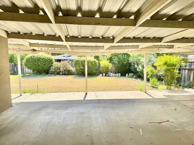 1470 N Chestnut Avenue, Fresno, CA 93703