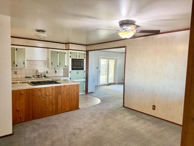 1470 N Chestnut Avenue, Fresno, CA 93703