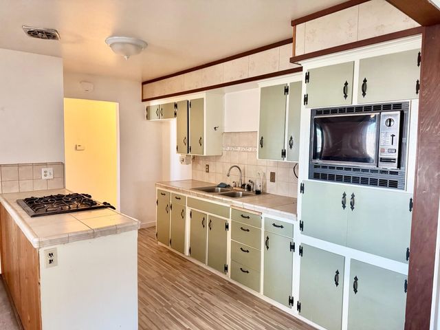 1470 N Chestnut Avenue, Fresno, CA 93703