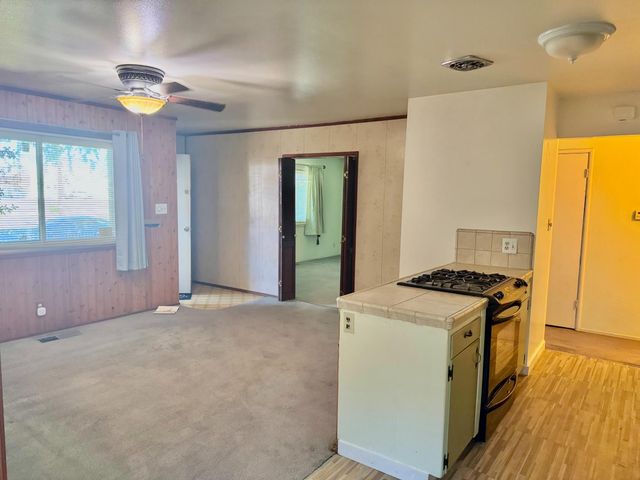 1470 N Chestnut Avenue, Fresno, CA 93703